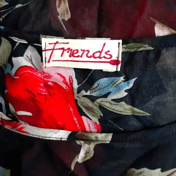 Friends top - Picture 2 of 2